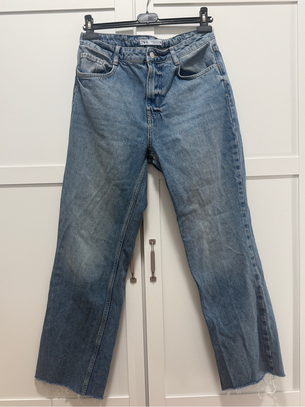 Zara Wide Leg Jeans Raw Hem Size US 6 / EUR 38